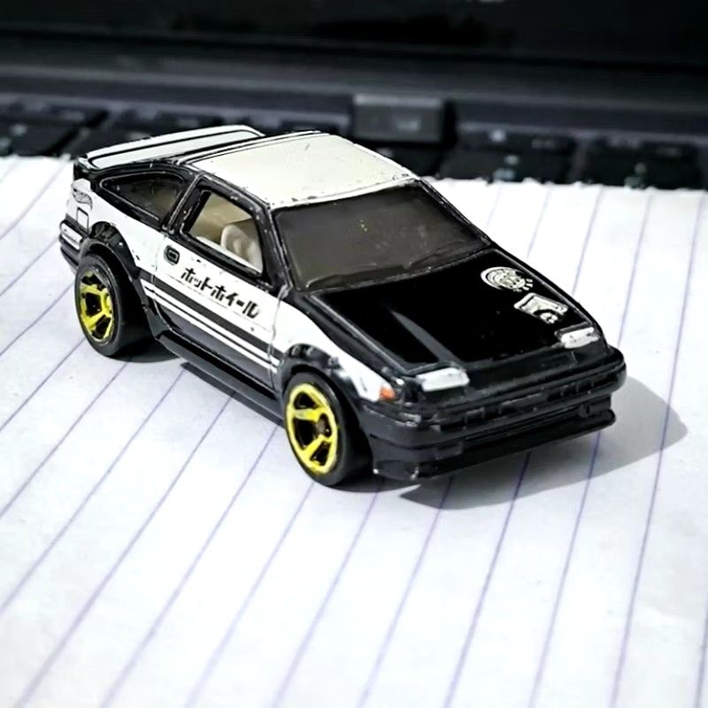 Hot Wheels Toyota AE86 Corolla (Category: Vehicle & Diecast Models) located in Angeles City. Submitted by yellowbrickstore (Listing ID 1320361951, Image 1). Description: READING IS ESSENTIAL Basa po muna bago DM Visit webstore enstack.ph/yellowbrickstore - price : FIXED napo tayo - Availabile Pa Ba? : YES (no reply for this question nasagot na) - Payment: GCASH,BPi bank - Shipping: JNT or LBC cop - hm shipping? - See picture - location? Pampanga 