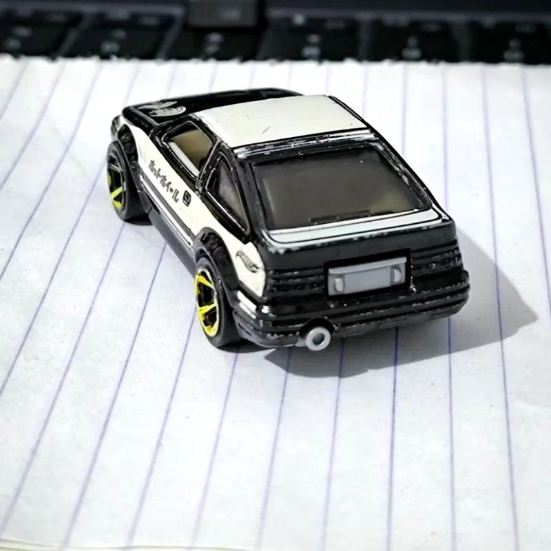 Hot Wheels Toyota AE86 Corolla (Category: Vehicle & Diecast Models) located in Angeles City. Submitted by yellowbrickstore (Listing ID 1320361951, Image 3). Description: READING IS ESSENTIAL Basa po muna bago DM Visit webstore enstack.ph/yellowbrickstore - price : FIXED napo tayo - Availabile Pa Ba? : YES (no reply for this question nasagot na) - Payment: GCASH,BPi bank - Shipping: JNT or LBC cop - hm shipping? - See picture - location? Pampanga 