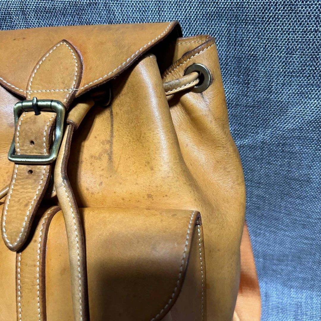 Leather backpack (Category: Luxury Bags & Wallets) located in Manila. Submitted by greyinfash06839 (Listing ID 1320385532, Image 2). Description: 🤍Price: 2,900 pesos only 🤍Item: Leather backpack 🤍Brand: 🤍Matirial: Leather 🤍Quality: Good quality 🤍color: Brown 🤍Size: Small 🤍Dimension. H: 11 L: 8 W: 5 🤍Sex: Unisex 🤍Issue: Sign of use 🤍Condition Rate: 8/10 🤍Other info:.