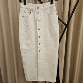 （分類：）位於 。 由 preloved_armoires 提交（商品編號 1320386391，圖片 1）。簡介： 。