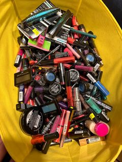 (Category: ) located in . Submitted by shoppingwithsha22 (Listing ID 1320359810, Image 1). Description: .