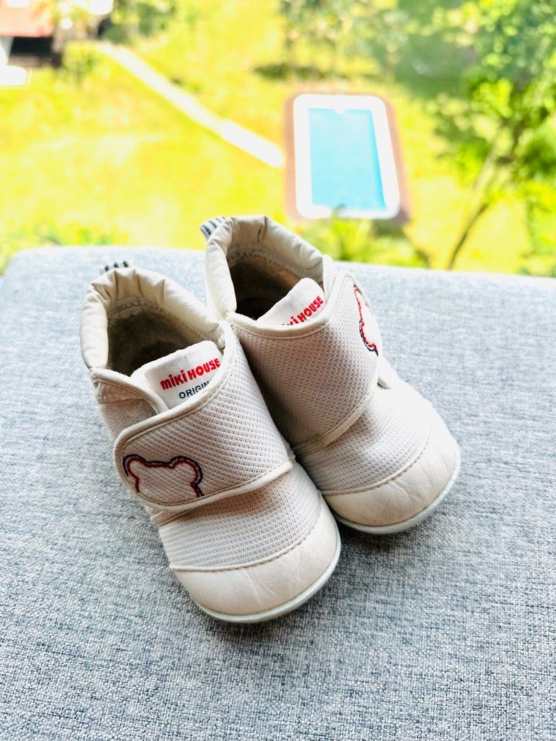 Milk baby shoes top