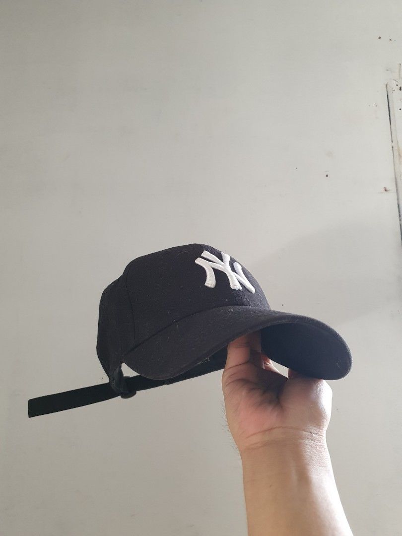 NEW ERA CAP FOR MEN oem. (Category: Caps & Hats) located in Mandaluyong City. Submitted by boujeeeee (Listing ID 1320142855, Image 1). Description: Rfs: Need money!!.