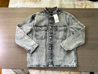 (Category: ) located in . Submitted by lillys.closet (Listing ID 1320381651, Image 1). Description: .
