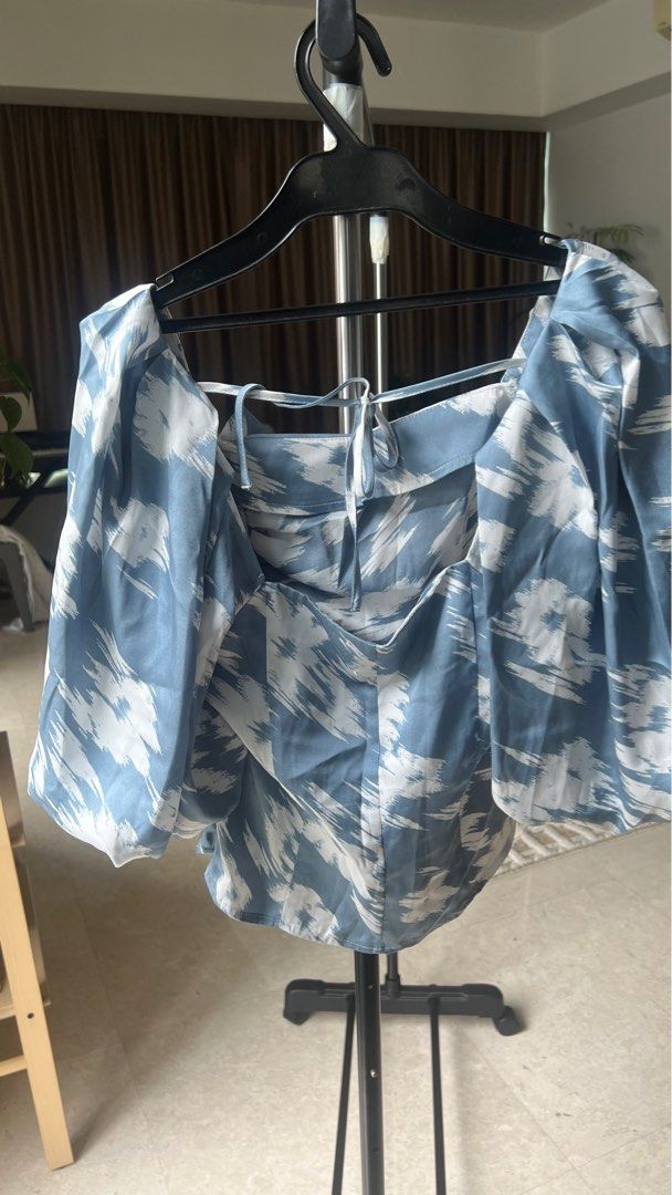 Off Shoulder Top (Category: Blouses) located in Singapore. Submitted by munchy (Listing ID 1320270321, Image 2). Description: Pls top up $2 if mailing is required..