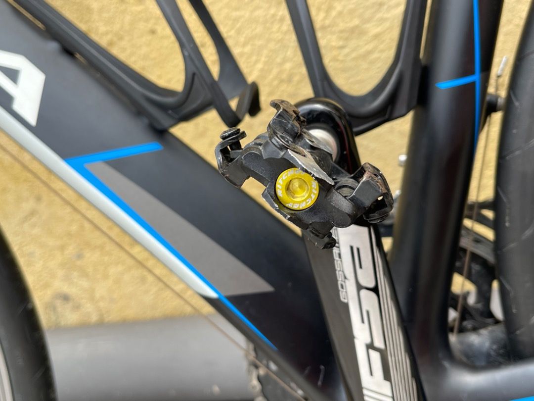 ORBEA AVANT FOR SALE (Category: Bicycles) located in Pasay City. Submitted by ronmlld (Listing ID 1320372955, Image 3). Description: Model: Orbea Avant Size: 49 Color: Black/Blue Condition: Excellent condition, well-maintained Price: 80,000 (negotiable) Meet-up: Cainta/Pasig/Greenhills Frame Material: Carbon Fiber Groupset: Shimano Ultegra 6800 11-speed Wheelset: Vision Team 30 Tires: Continental Grandprix Brakes: FSA Gossamer Crankset: FSA Gossa