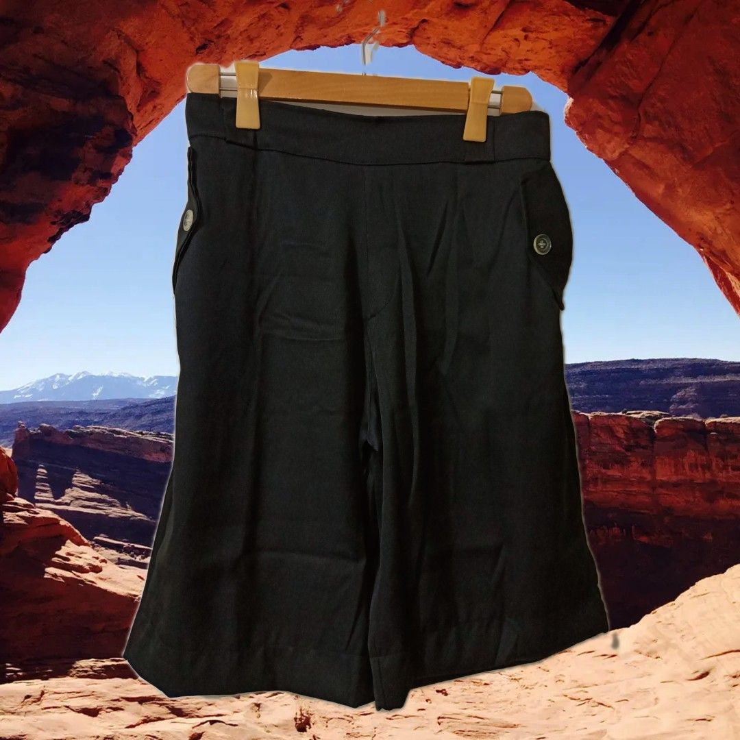 Plus Size Back Button Plain Black Terno Shorts Set (Category: Sets or Coordinates) located in Pasig City. Submitted by roa.renaflor (Listing ID 1320338133, Image 2). Description: (PᕙᕗLUS SᕙᕗIZE 🛵🛍️ Try our new Style Co-ords Terno Shorts with 2 Pockest✿ Comfy to wear + Unique Style + Good Quality 💯.