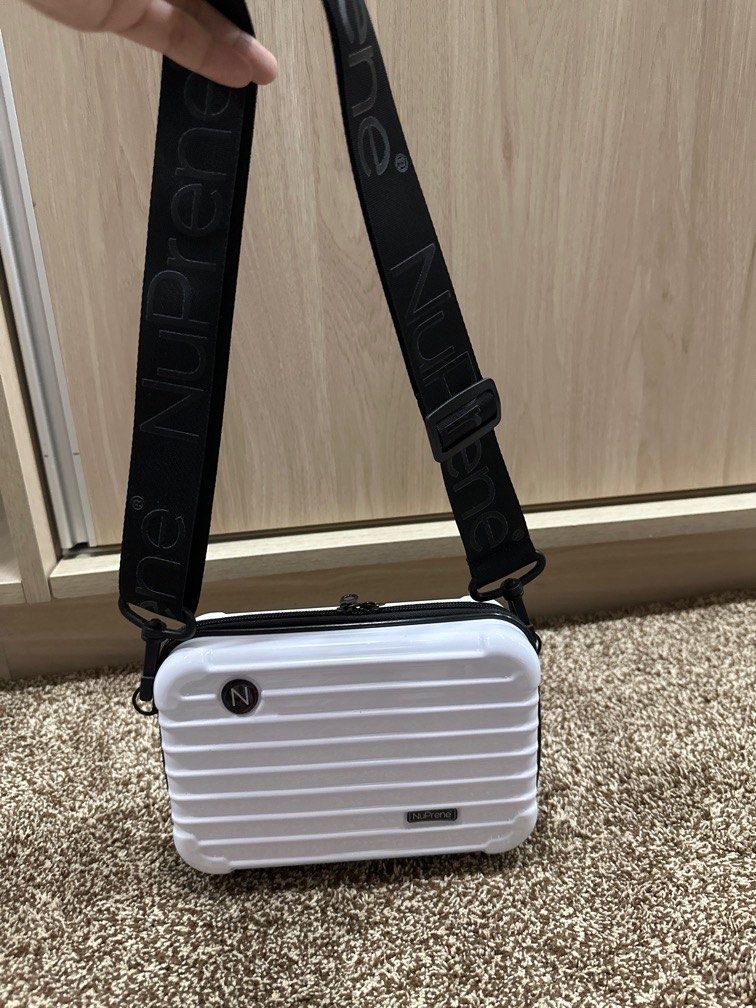 Prelove Nuprene Van-Ya bag (Category: Cross-body Bags) located in Cavite. Submitted by iamish12 (Listing ID 1320293955, Image 3). Description: bought it by Nuprene FB page..