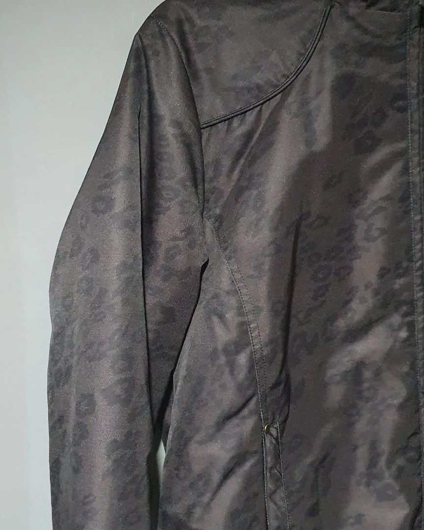 RIP CURL Puffer Hoodie Jacket (Category: Coats, Jackets and Outerwear) located in Manila. Submitted by bilikabu_hits (Listing ID 1320322538, Image 3). Description: RIP CURL Puffer Hoodie Jacket 1990 only Size : XL Width : 22 Length : 28 Condition : 9/10 *first to pay basis Cainta Rizal.