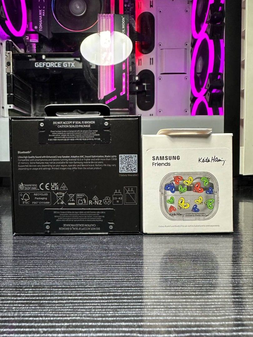 SAMSUNG BUDS 3 PRO (Category: Earphones) located in Manila. Submitted by kishaxx00175111 (Listing ID 1320386033, Image 3). Description: SAMSUNG GALAXY BUDS 3 PRO SILVER AND WHITE AVAILABLE BRANDNEW SEALED 10K ONLY FIXED.