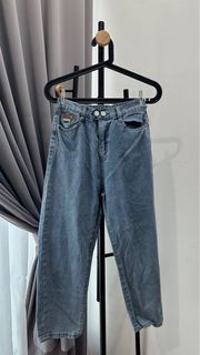 (Category: ) located in . Submitted by minsvintagee (Listing ID 1320295342, Image 1). Description: .