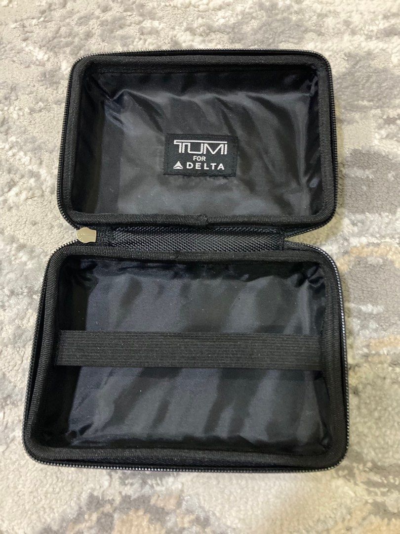 Hard shell toiletry case deals