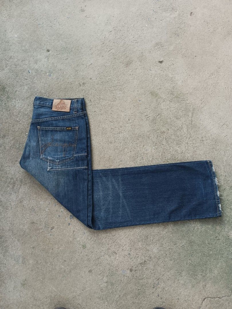 XLARGE MAONG PANTS (Category: Jeans) located in Manila. Submitted by epitomeofstyle.ph (Listing ID 1320372412, Image 1). Description: excellent condition as new waist : 32 length : 42 leg opening : 8.5 makapal tela malutong na malutong batangas city 📌.