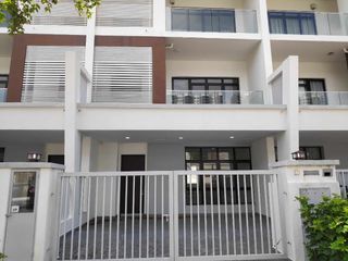 (Category: ) located in . Submitted by baddyline (Listing ID 1320492160, Image 1). Description: .
