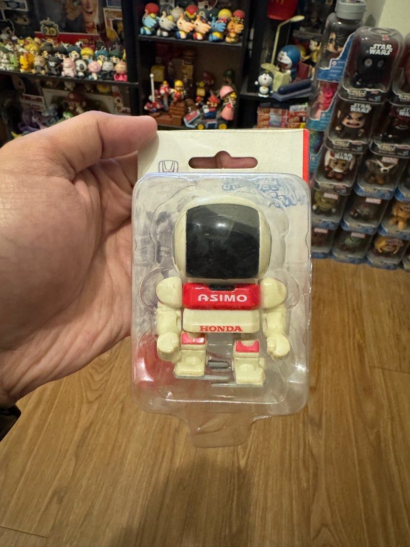 Asimo Honda Mini Figure (Category: Designer & Blind Box Toys) located in Mandaluyong City. Submitted by wayby (Listing ID 1320445142, Image 2). Description: Japan limited edition Event merchandise .