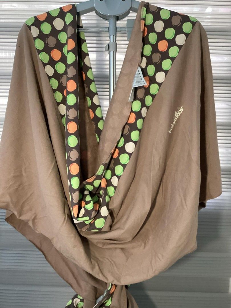 Babymoov Wrap Carrier (Category: Carriers & Slings) located in Manila. Submitted by all.dressed.up (Listing ID 1320516136, Image 2). Description: Babymoov Wrap Carrier Like New *Manage and limit your expectations when buying used/preloved items..