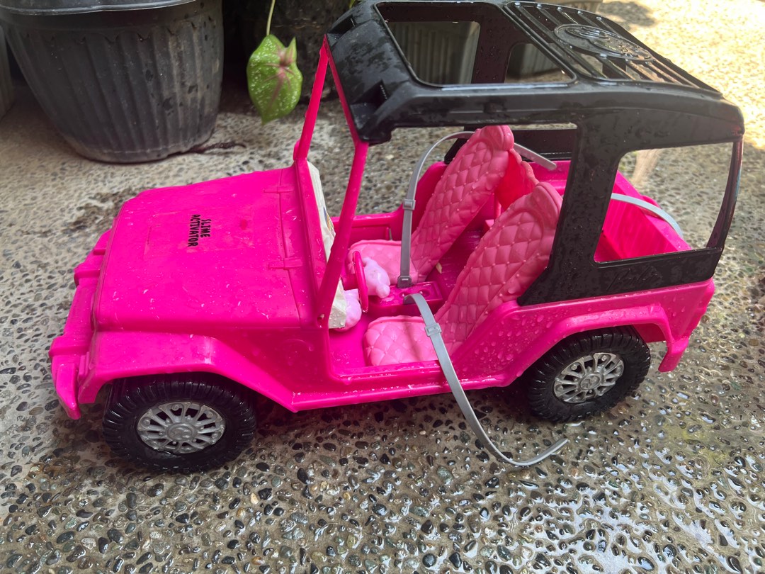 Barbie Pink Passport Jeep