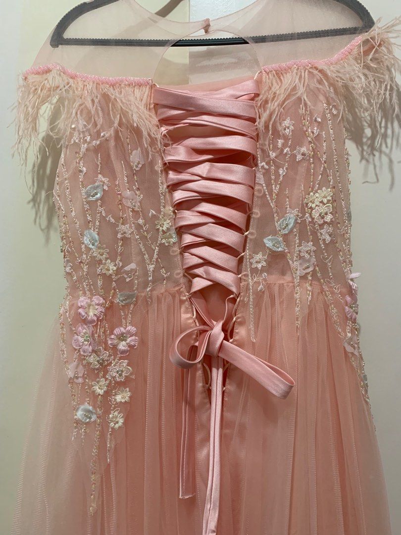 BCBGMAXAZRIA (Category: Evening dresses & gowns) located in Muntinlupa City. Submitted by mabelleadr46801 (Listing ID 1320403649, Image 3). Description: BCBG MAXAZRIA Long gown once used almost new medium to large very beautiful .