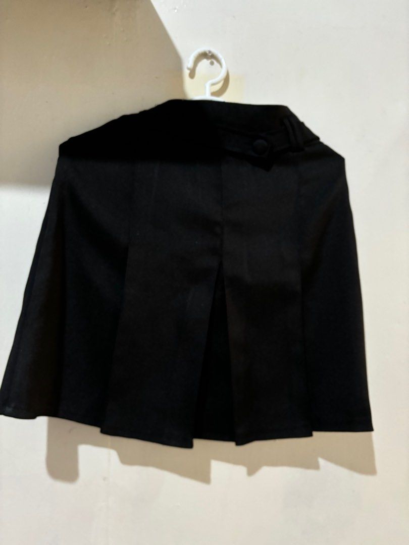 Black Skirt (Category: Skirts) located in Caloocan City. Submitted by siobabe (Listing ID 1320493133, Image 3). Description: size 28-30.