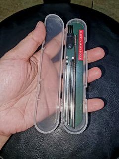 BNEW STAINLESS EAR CLEANER SET WITH CASE