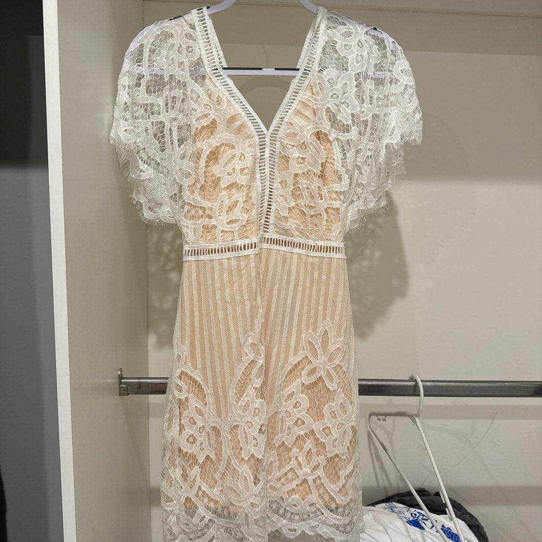 Boohoo ivory lace bodycon dress (Category: Women's Clothes) located in North Ryde. Submitted by __kimmm (Listing ID 1320558167, Image 1). Description: Boohoo ivory lace bodycon dress EU38.
