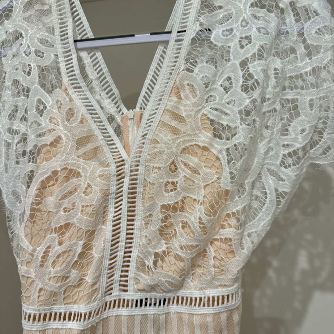 Boohoo ivory lace bodycon dress (Category: Women's Clothes) located in North Ryde. Submitted by __kimmm (Listing ID 1320558167, Image 2). Description: Boohoo ivory lace bodycon dress EU38.