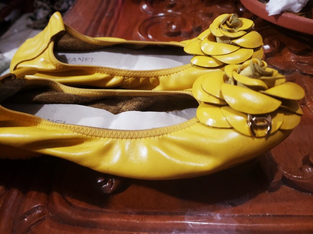 Chanel canary yellow ballerinas flats (Category: Flats & Sandals) located in Marikina City. Submitted by racoon143 (Listing ID 1320539849, Image 3). Description: size 35 authenticity not sure free shipping.