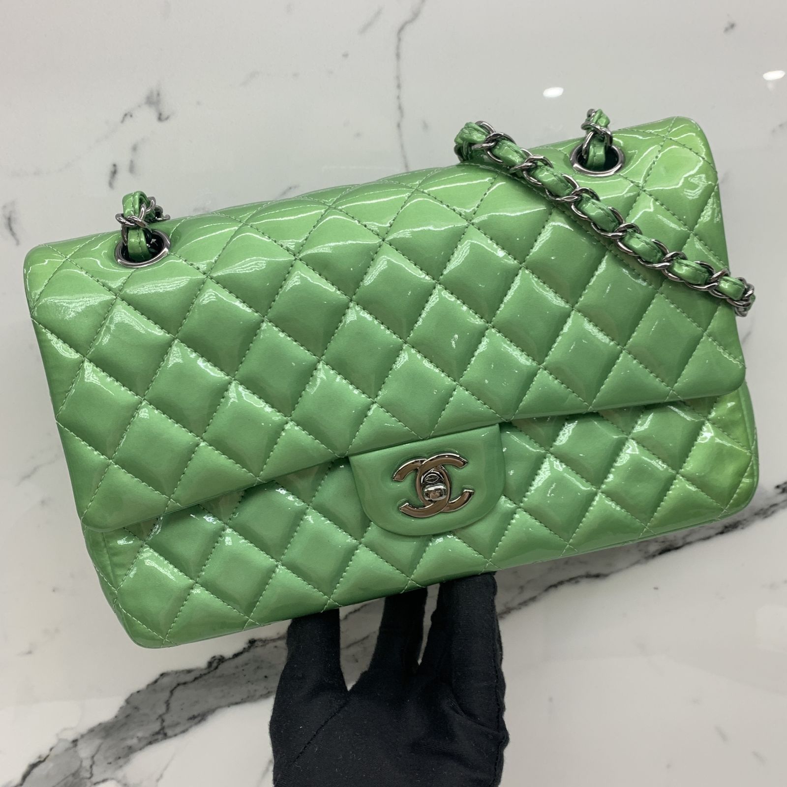 CHANEL NO.17 PATENT MATELASSE CLASSIC FLAP MEDIUM 25CM NO CARD SHOULDER BAG 247040873 WE