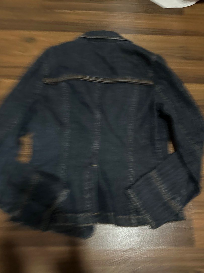 Denim jacket (Category: Coats, Jackets and Outerwear) located in Singapore. Submitted by morimichii (Listing ID 1320463584, Image 3). Description: not for fussy buyers meet ups +1.50 if at semb mrt free delivery +2.50 chest : 17” length: 23”.