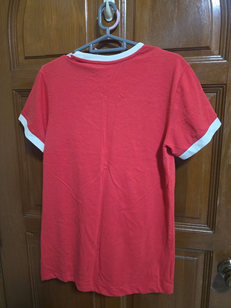 Fila red top online
