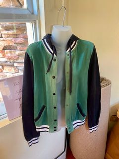 (Category: ) located in . Submitted by shopcutepreloved (Listing ID 1320468725, Image 1). Description: .