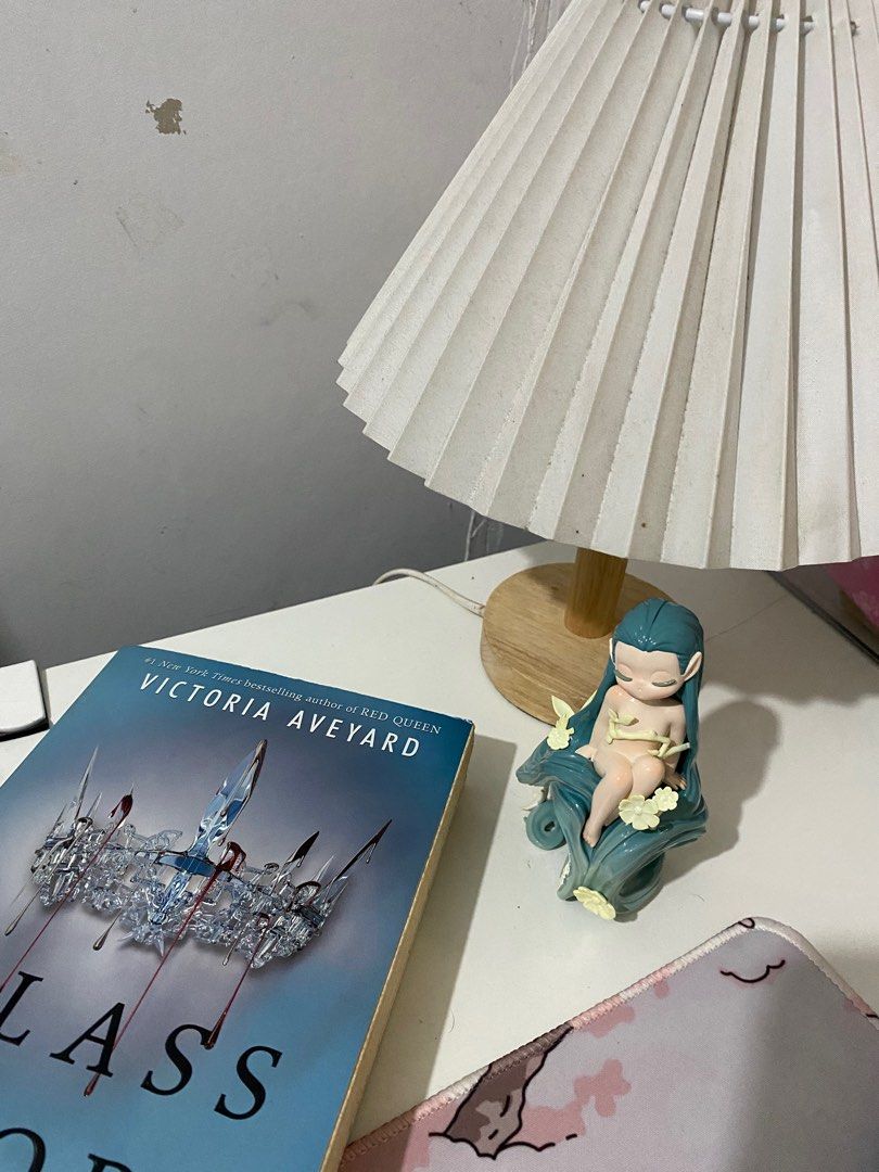 Glass Sword by Victoria Aveyard (Category: Storybooks) located in Valenzuela. Submitted by rgarchives (Listing ID 1320459666, Image 2). Description: Lightly used, but in good condition :) No creases, folds or highlights 😊.