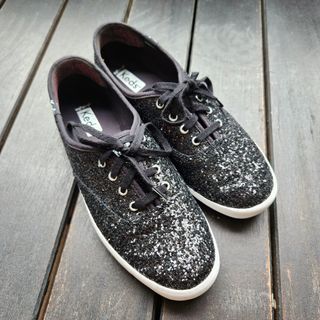 Champion shoe laces top
