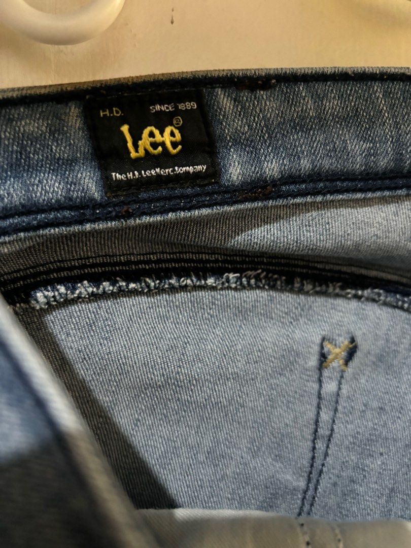 Lee Jeans (Category: Jeans) located in Caloocan City. Submitted by siobabe (Listing ID 1320493659, Image 2). Description: Size 26.