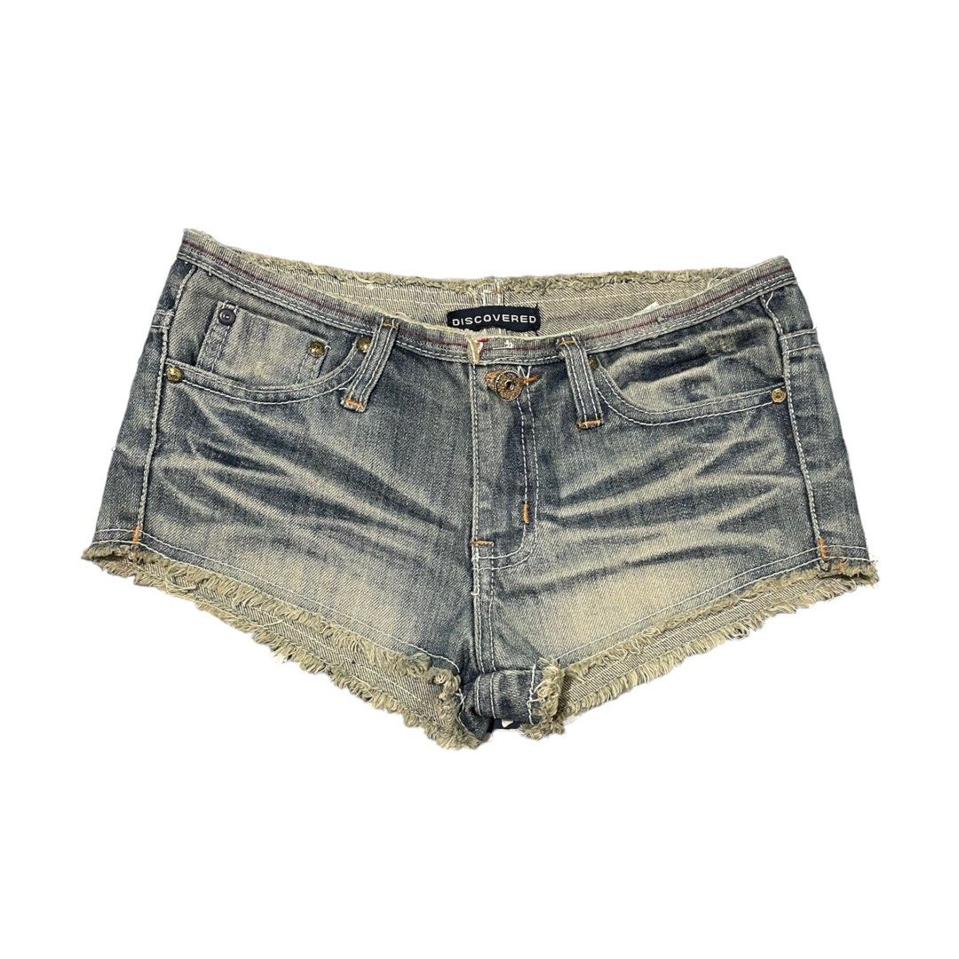 low waisted light washed sexy denim micro shorts (Category: Shorts) located in Quezon City. Submitted by y2ktivity (Listing ID 1320515834, Image 1). Description: .
