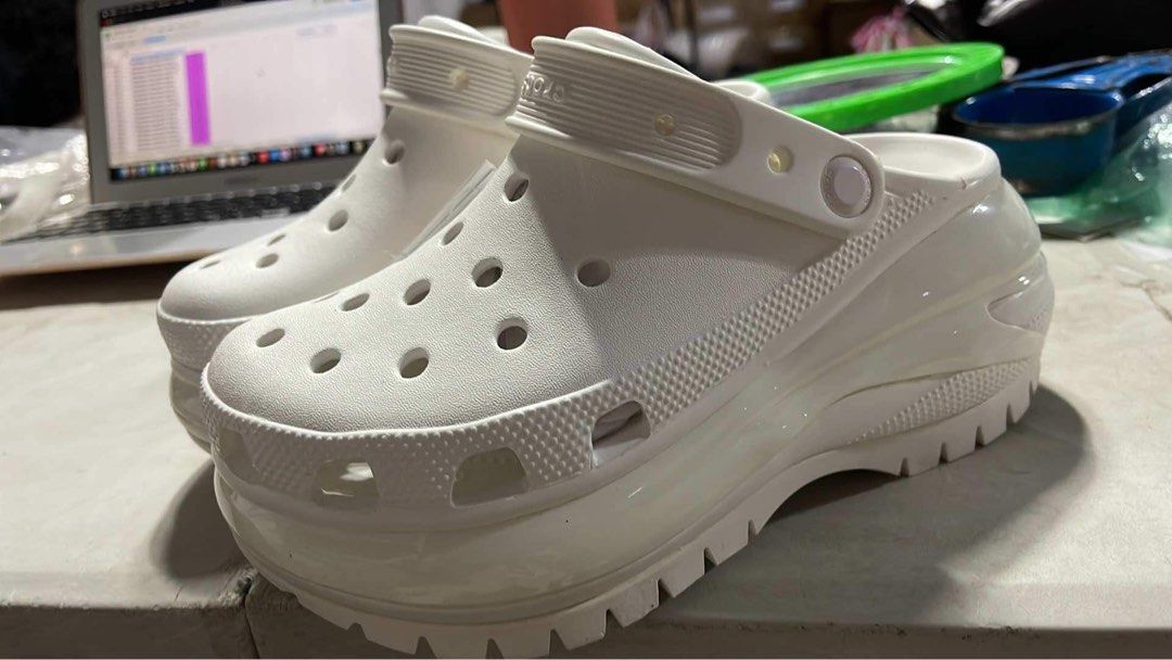 Mega crush clog (Category: Flats & Sandals) located in Manila. Submitted by bukid (Listing ID 1320553500, Image 3). Description: .