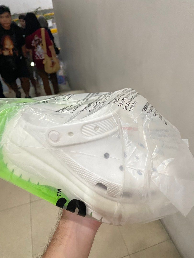Mega crush clog (Category: Flats & Sandals) located in Manila. Submitted by bukid (Listing ID 1320553500, Image 1). Description: .