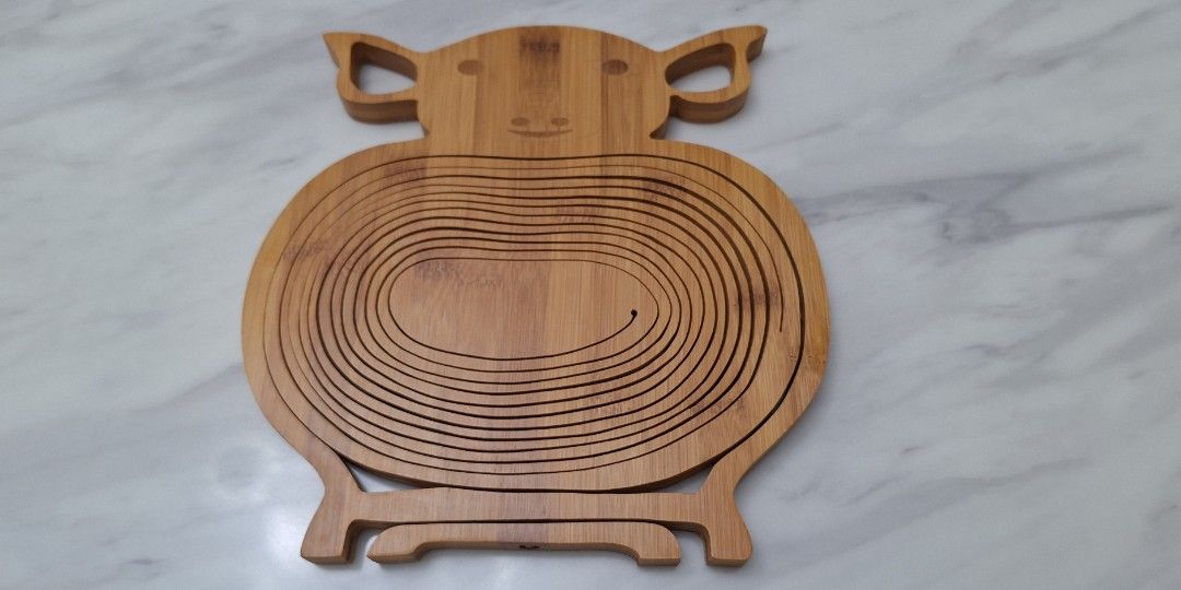 Multi function collapsible basket (Category: Storage Boxes & Baskets) located in Singapore. Submitted by tks23 (Listing ID 1320445213, Image 3). Description: pull up is a basket can hold anything like fruits, potatol , onion or vegetables etc. bought fr Australia.