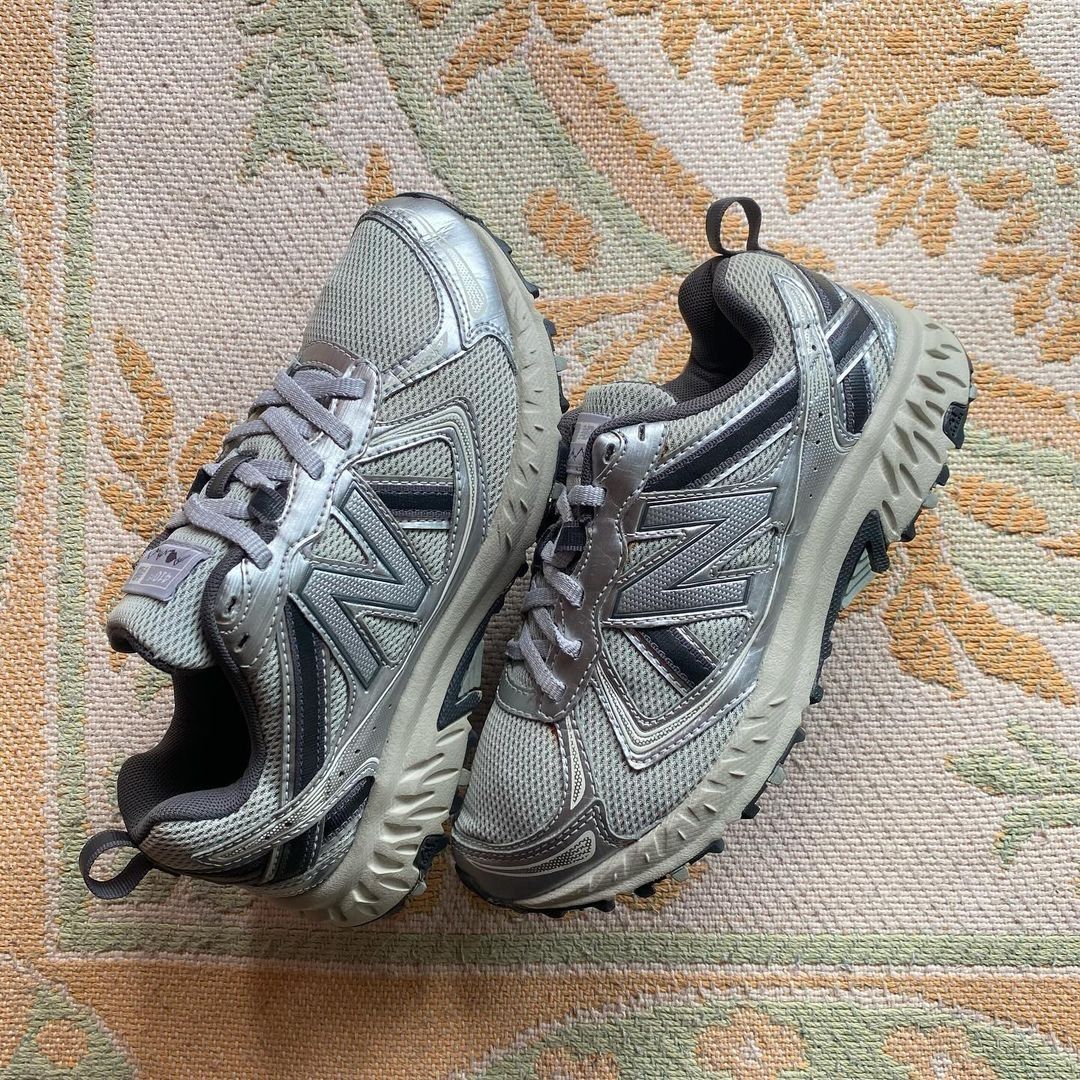 NEW BALANCE 410v5 SILVER BLACK