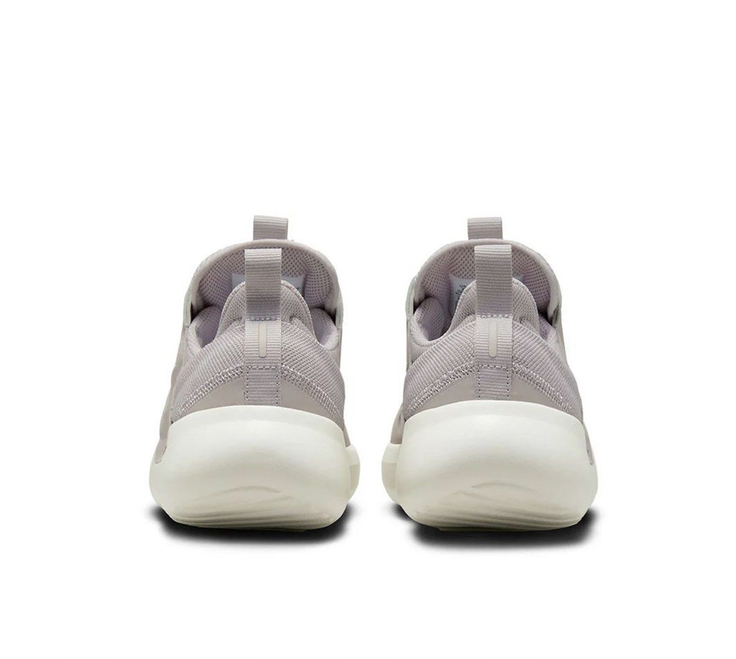 Nike E-Series (Category: Sneakers) located in Marilao. Submitted by declutterwmeeeeee (Listing ID 1320409239, Image 3). Description: Bought in tobys .