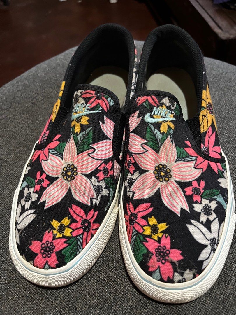 Nike toki floral top