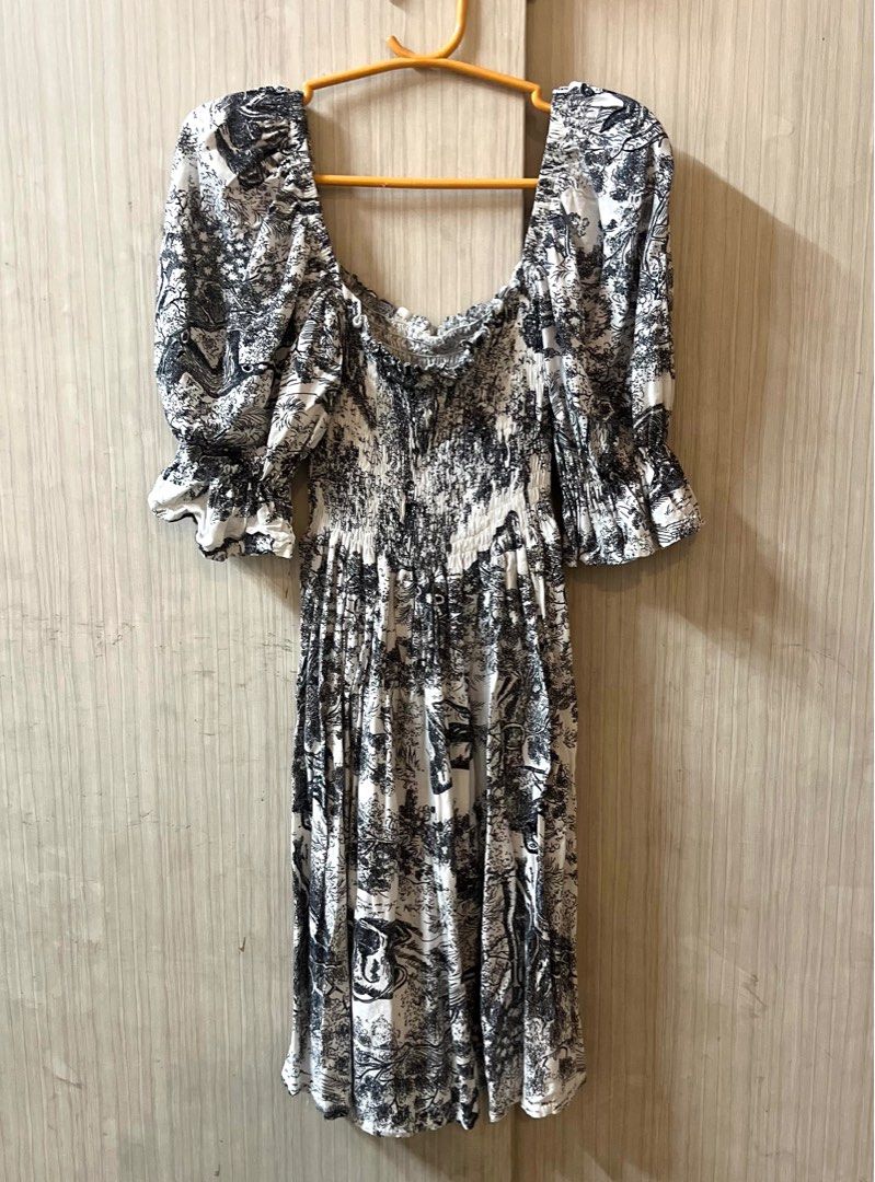 Off Shoulder Comfy Dress (Category: Dresses) located in Manila. Submitted by cathymcb (Listing ID 1320565376, Image 2). Description: Off shoulder comfy mini dress Small to Medium Stretchable USED ONCE.