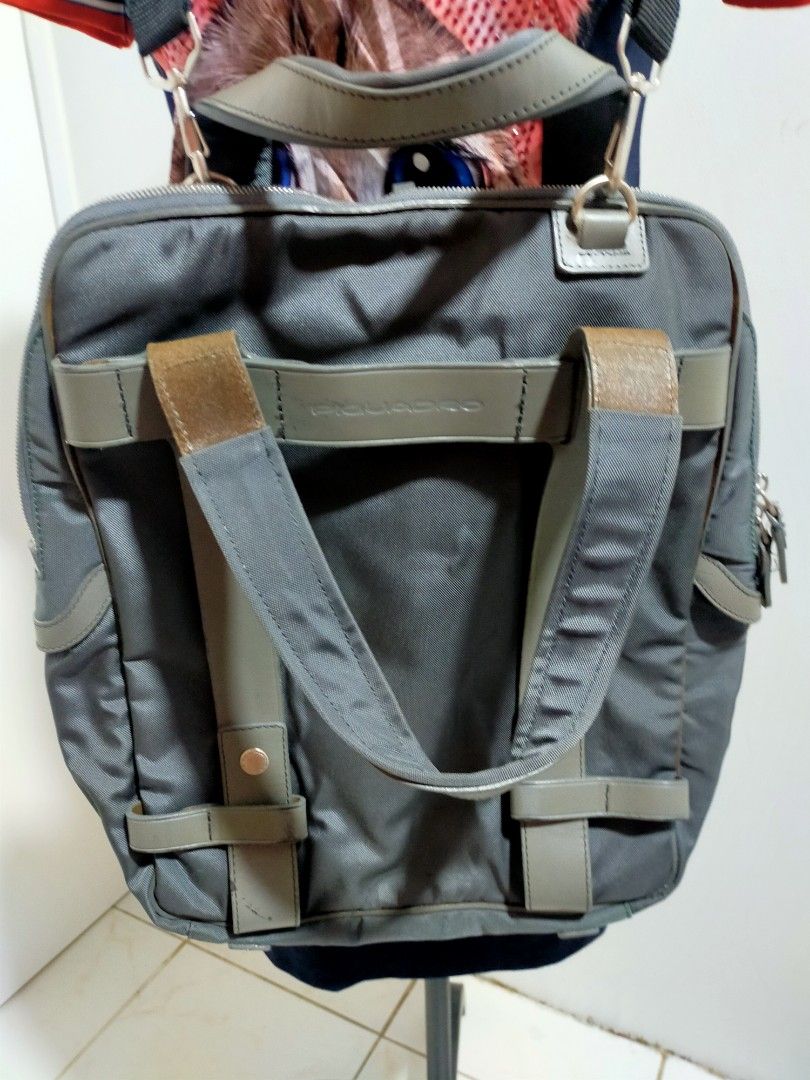 Piquadro Sling bag (Category: Luxury Bags & Wallets) located in Pasig City. Submitted by teacup12933 (Listing ID 1320544728, Image 2). Description: This is not a brand new item. Bawal sa maselan please. I can provide more photos upon request. Replaced sling. Piquadro is a luxury brand. Prefers meet up in Capitol Commons Kapitolyo Pasig so buyer can check the actual item. No return no exchange no refund no change of mind..