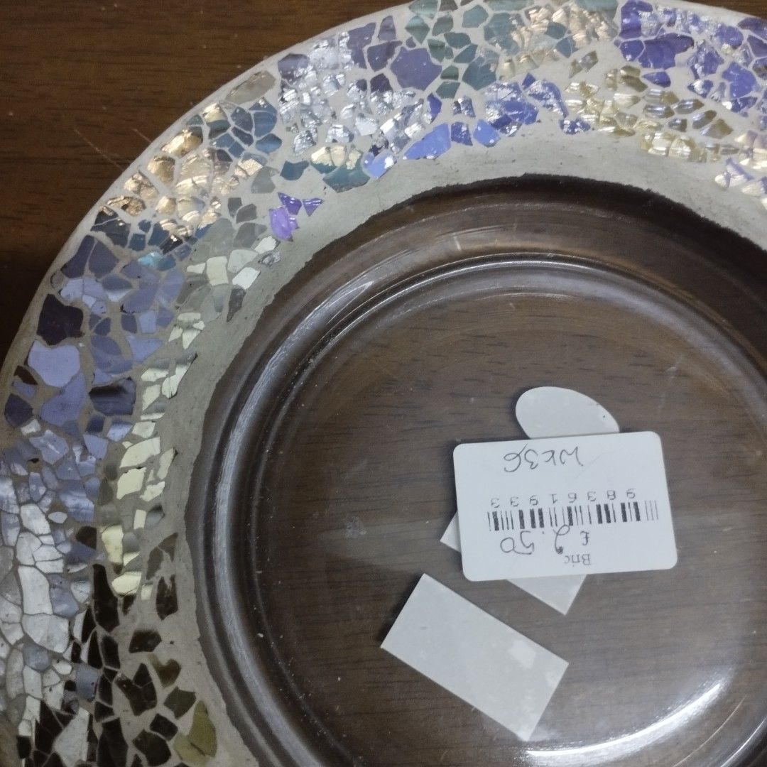 Plate Candle Holder (Category: Dinnerware & Cutlery) located in Caloocan City. Submitted by chonadura91470 (Listing ID 1320501346, Image 2). Description: plate Candle holder.with cracked glass design.