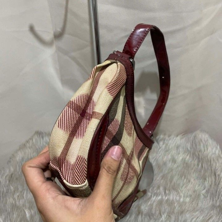 Burberry pochette bag new arrivals