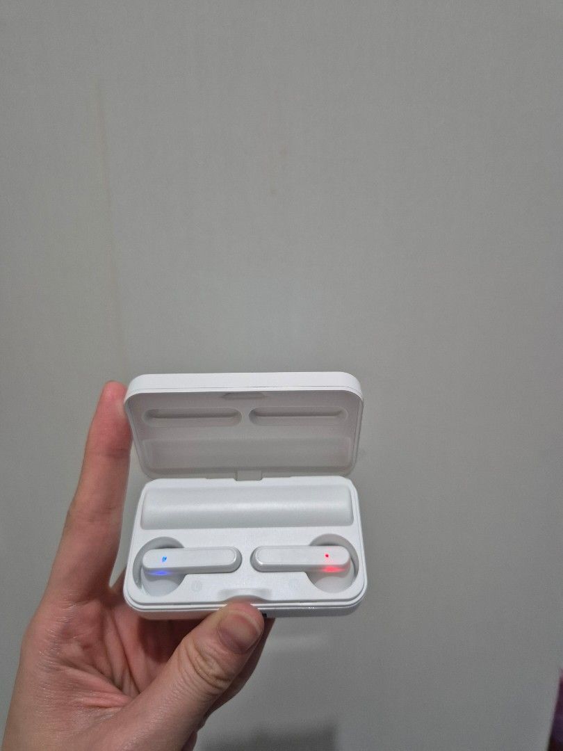 S20 Mirror Bluetooth Earbuds (White), Audio, Earphones on Carousell