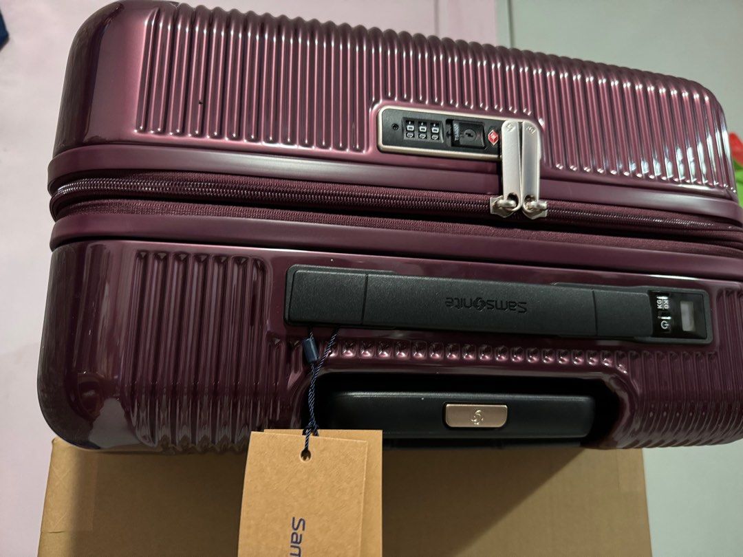 Samsonite Magnum Eco Samsonite Prestige 69cm Spinner Maroon