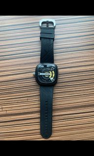 (Category: ) located in . Submitted by hautewear (Listing ID 1320489610, Image 1). Description: .