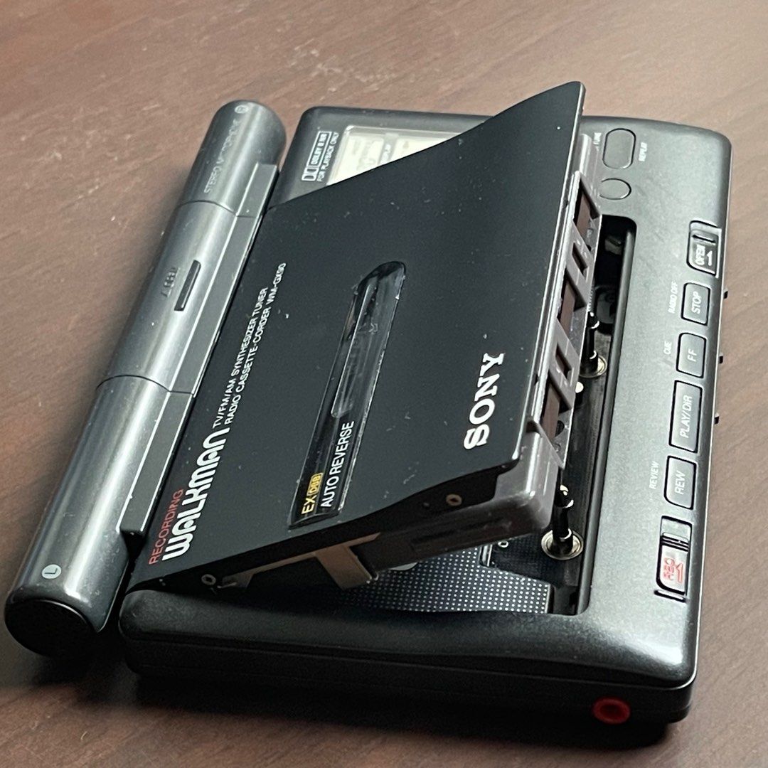 非売品 ソニーウォークマン WM-GX90とソニー MDウォークマン たせ ポータブルプレーヤー