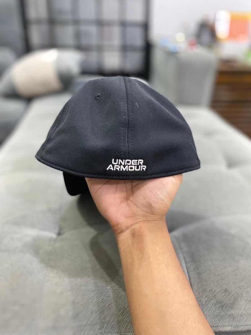 Topi under armour original 100%, Fesyen Pria, Aksesoris, Topi di
